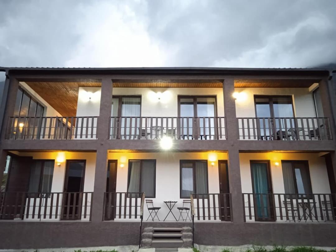 Elsada Hotel Kazbegi Bagian luar foto