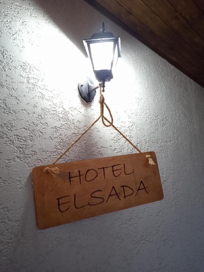 Elsada Hotel Kazbegi Bagian luar foto