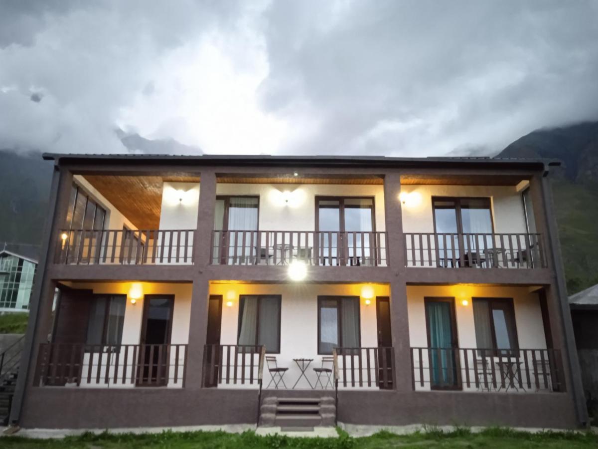 Elsada Hotel Kazbegi Bagian luar foto
