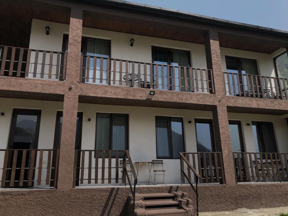 Elsada Hotel Kazbegi Bagian luar foto