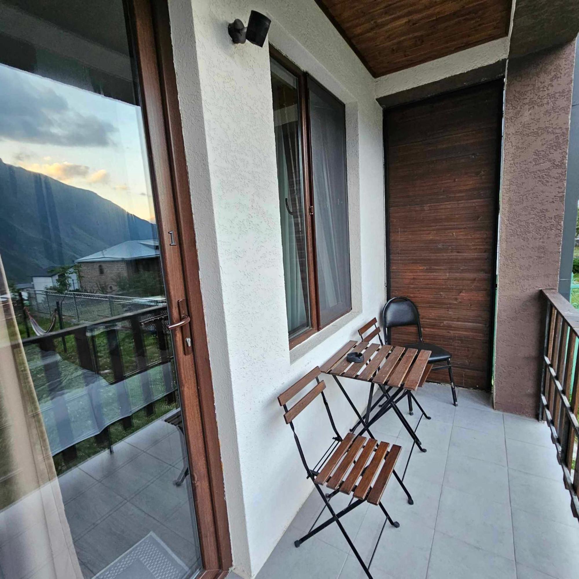Elsada Hotel Kazbegi Bagian luar foto