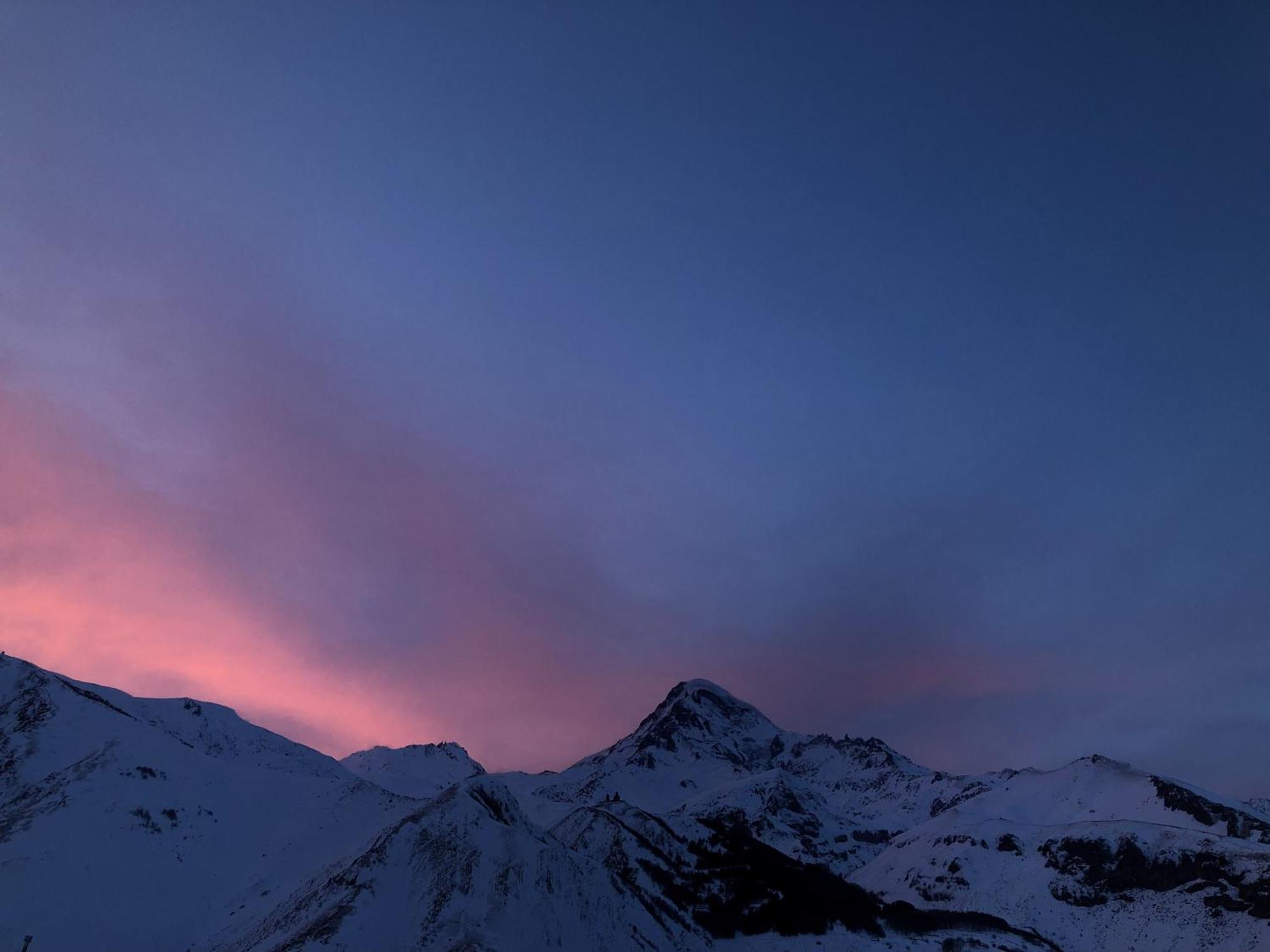 Elsada Hotel Kazbegi Bagian luar foto